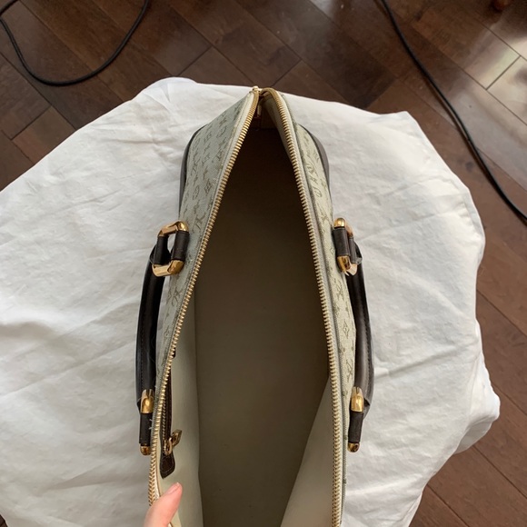 LOUIS VUITTON Monogram Canvas Horizontal Alma Bag - Picture 7 of 16